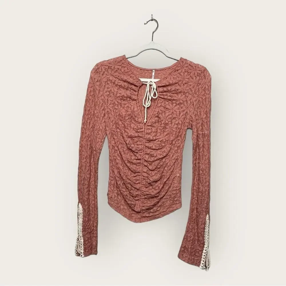 EUC | Free People | Lilah Lace Long Sleeve Top | Peach/Ivory | Small